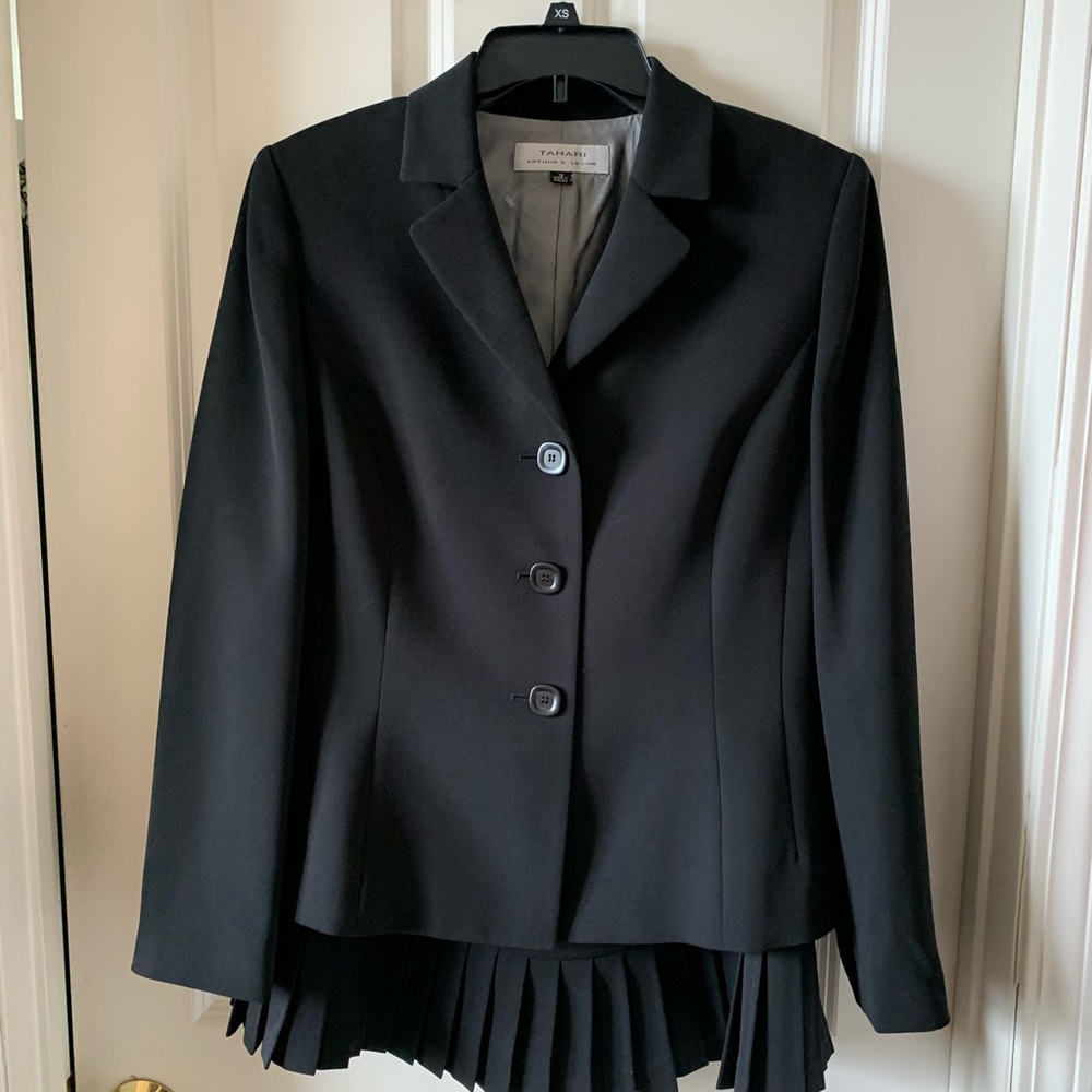 Tahari ASL Black Tailored Jacket with Pleated Skirt